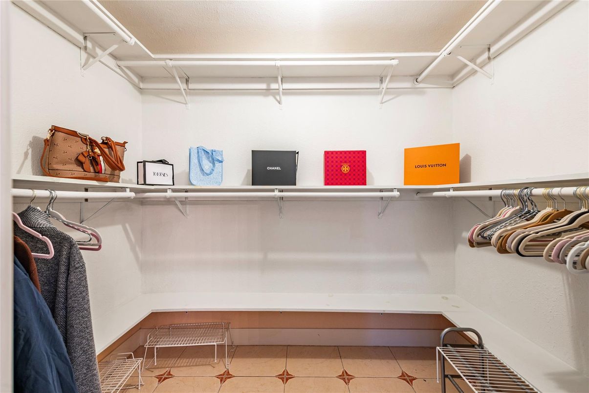 Interior, Walk-in Closets