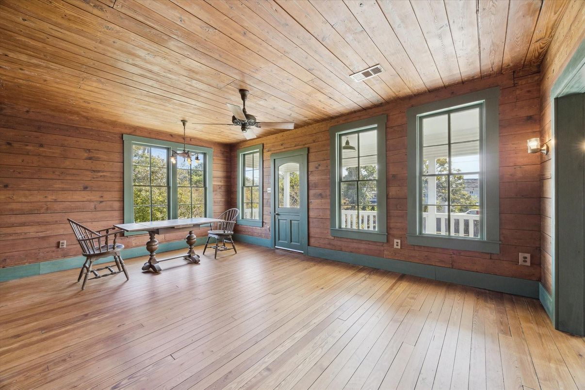 Empty room, Interior, Wooden Ceilings, Wood Texture Flooring, Wooden Walls