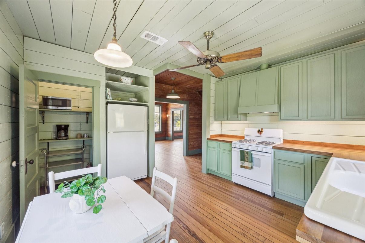 Dining room, Interior, Kitchen, Pendant Lights, Wooden Ceilings, Wood Texture Flooring