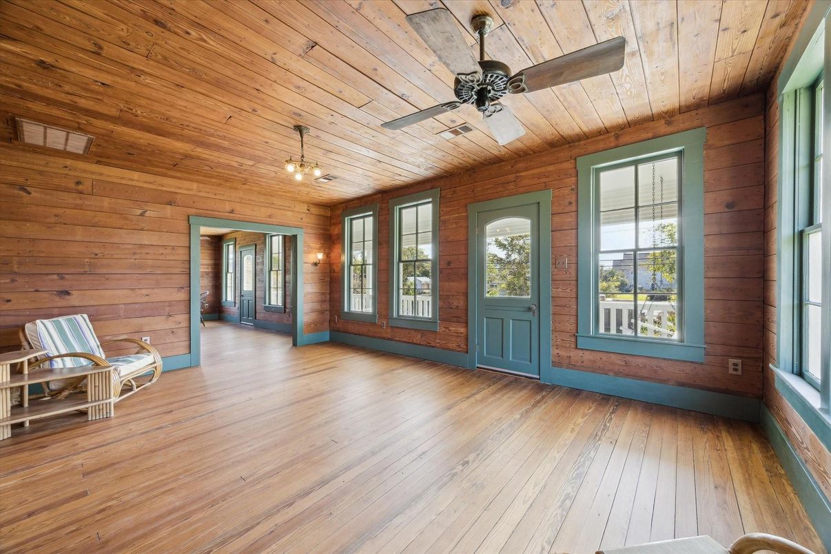 Empty room, Interior, Wooden Ceilings, Wood Texture Flooring, Wooden Walls