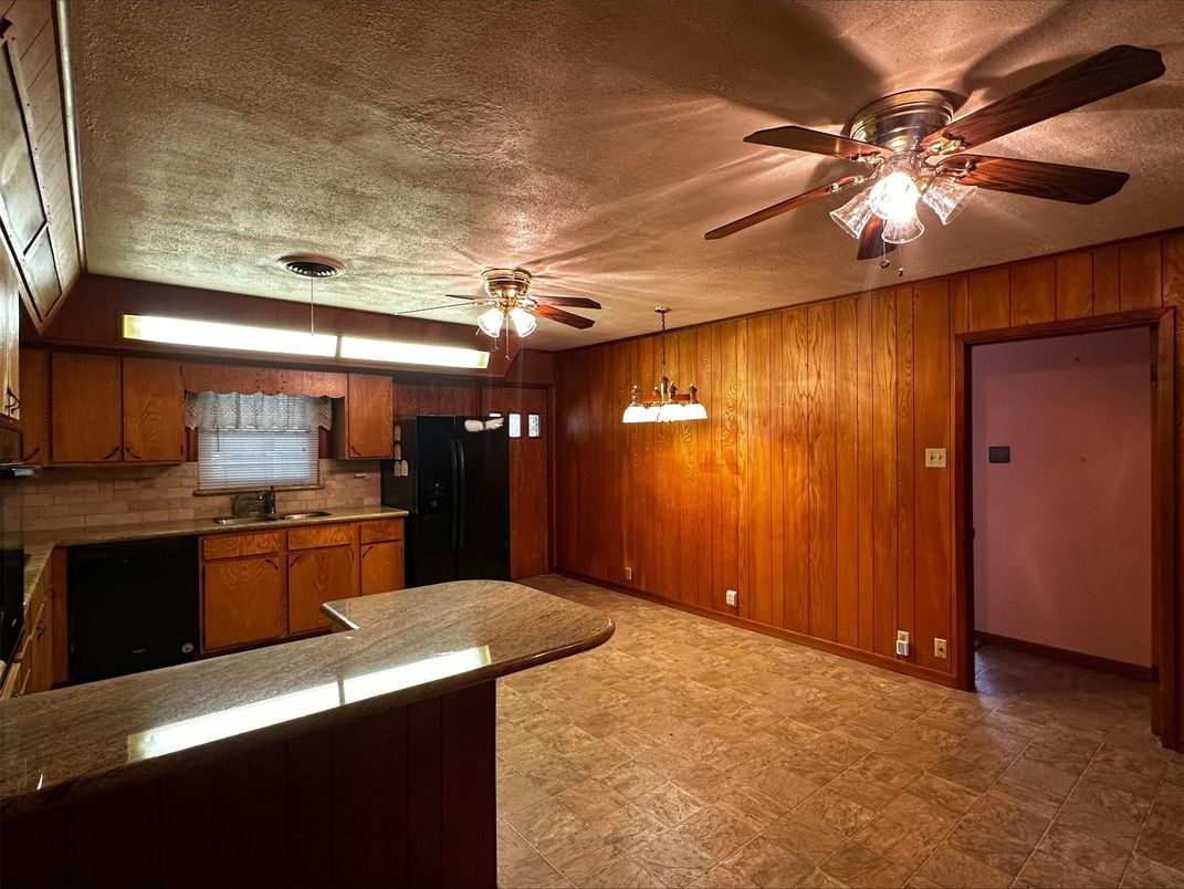 Interior, Kitchen, Pendant Lights, Wooden Walls
