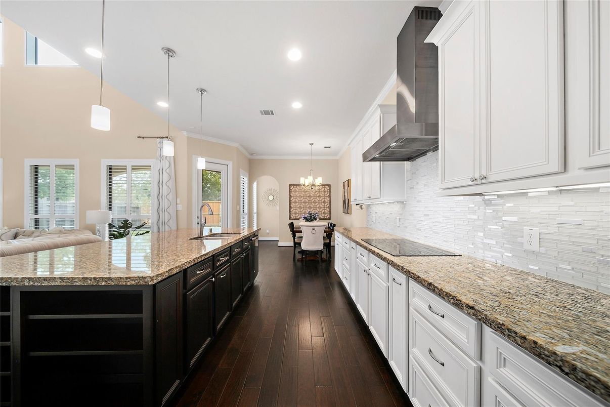 Chandelier, Dining room, Interior, Kitchen, Pendant Lights, Recessed Lighting, Wood Texture Flooring