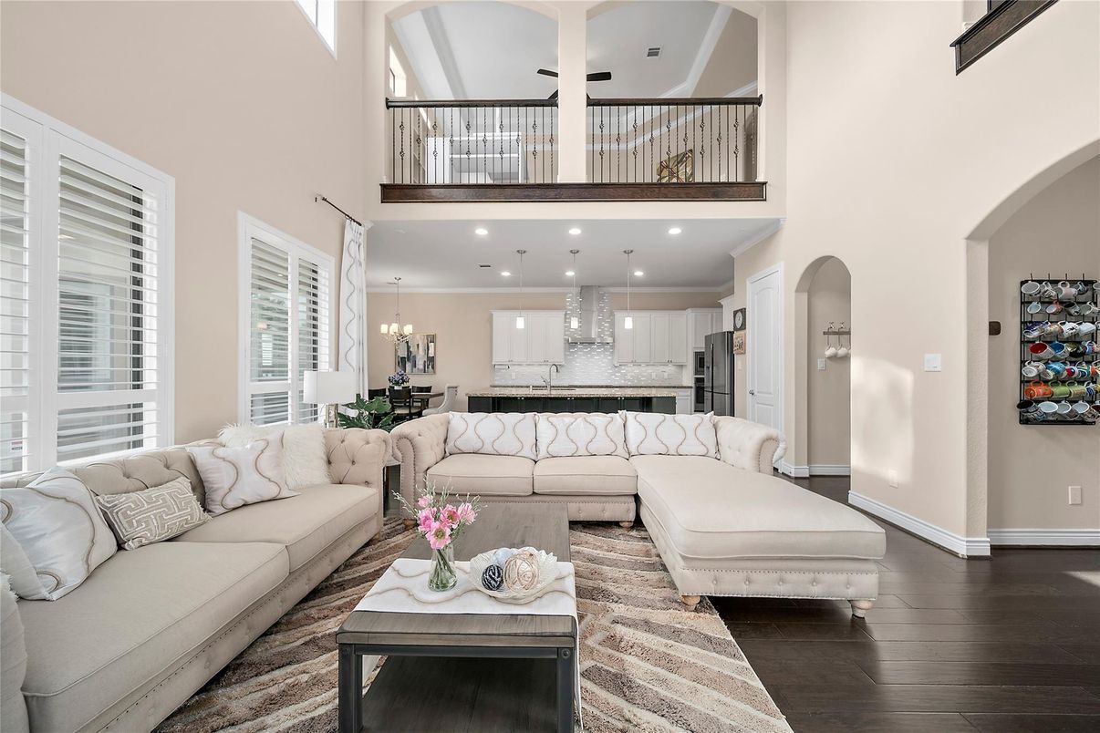 Dining room, Interior, Kitchen, Living room, Pendant Lights, Recessed Lighting, Wood Texture Flooring