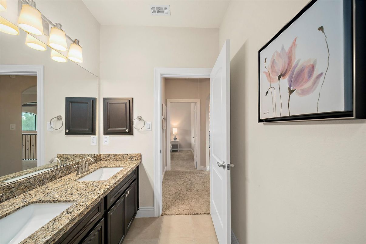 Bathroom, Dual Sink Vanities, Interior