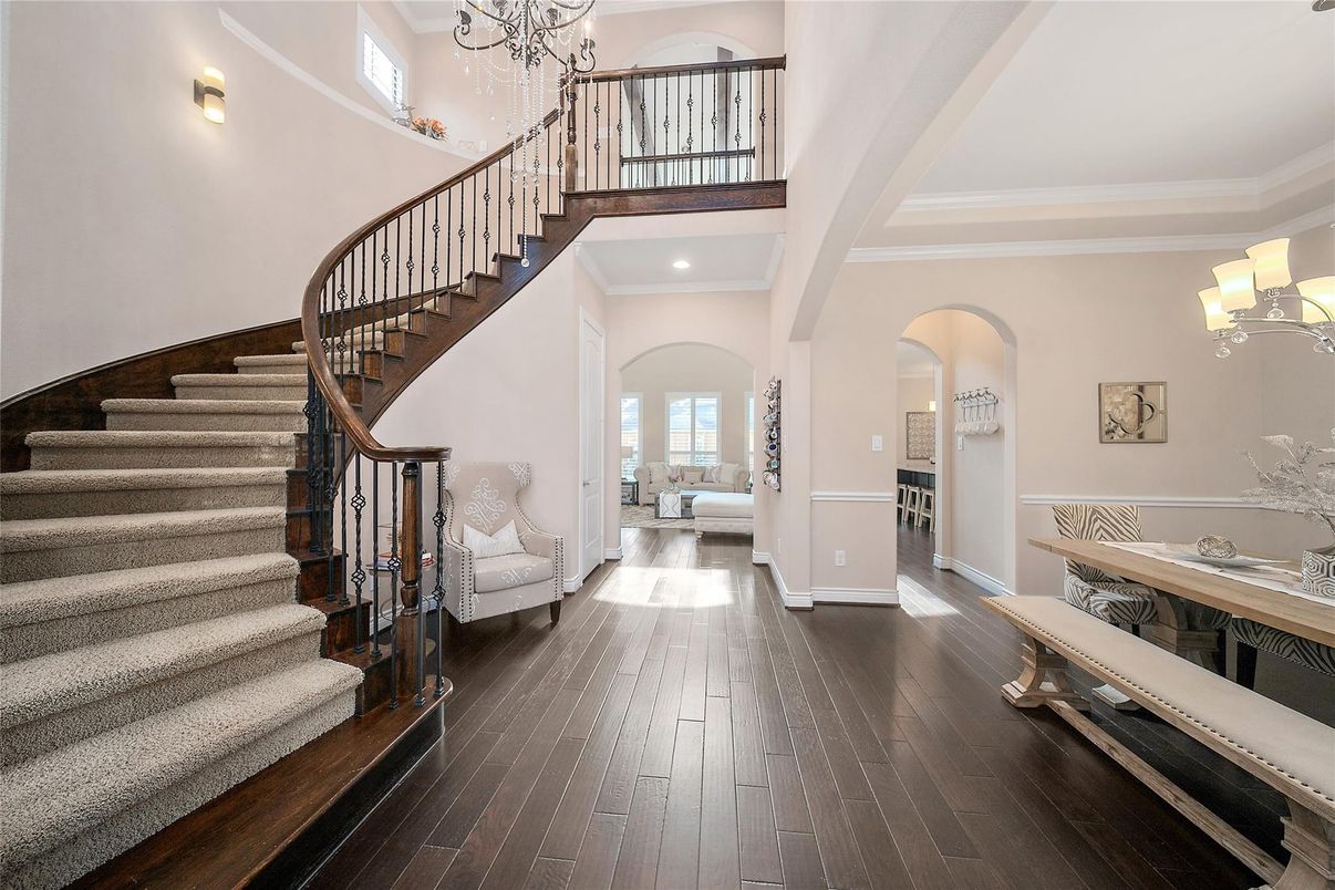 Chandelier, Interior, Recessed Lighting, Wood Texture Flooring