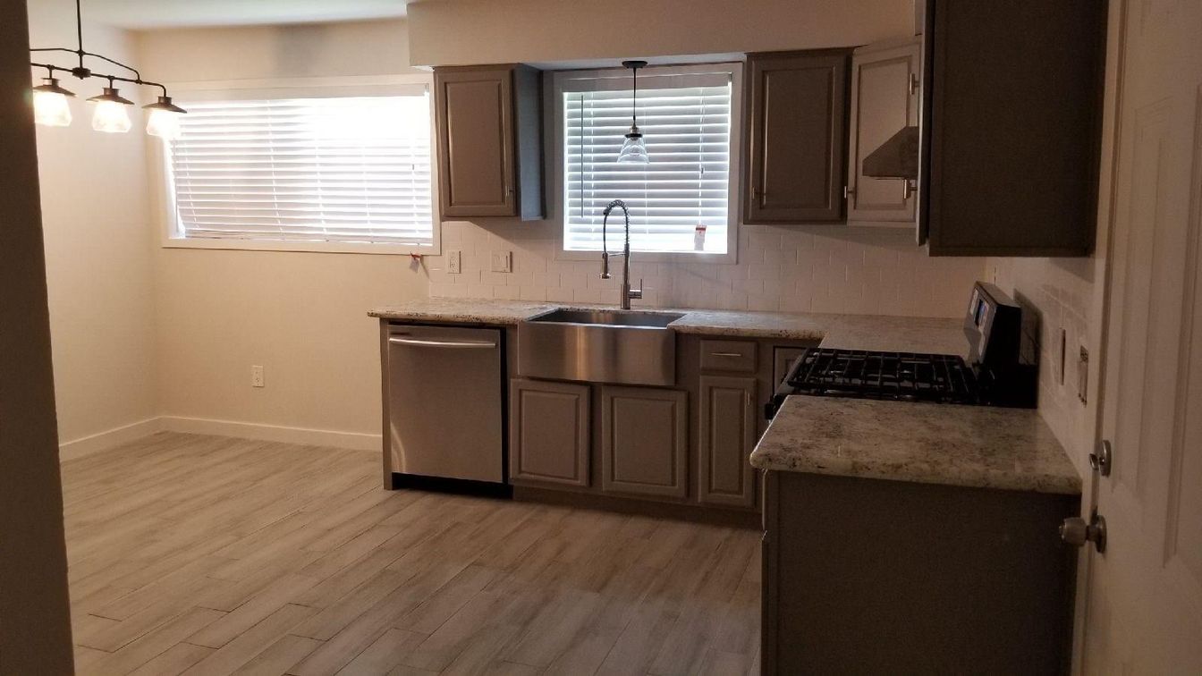 Interior, Kitchen, Pendant Lights, Wood Texture Flooring