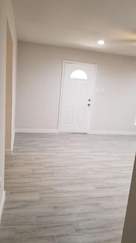 Empty room, Interior, Recessed Lighting, Wood Texture Flooring