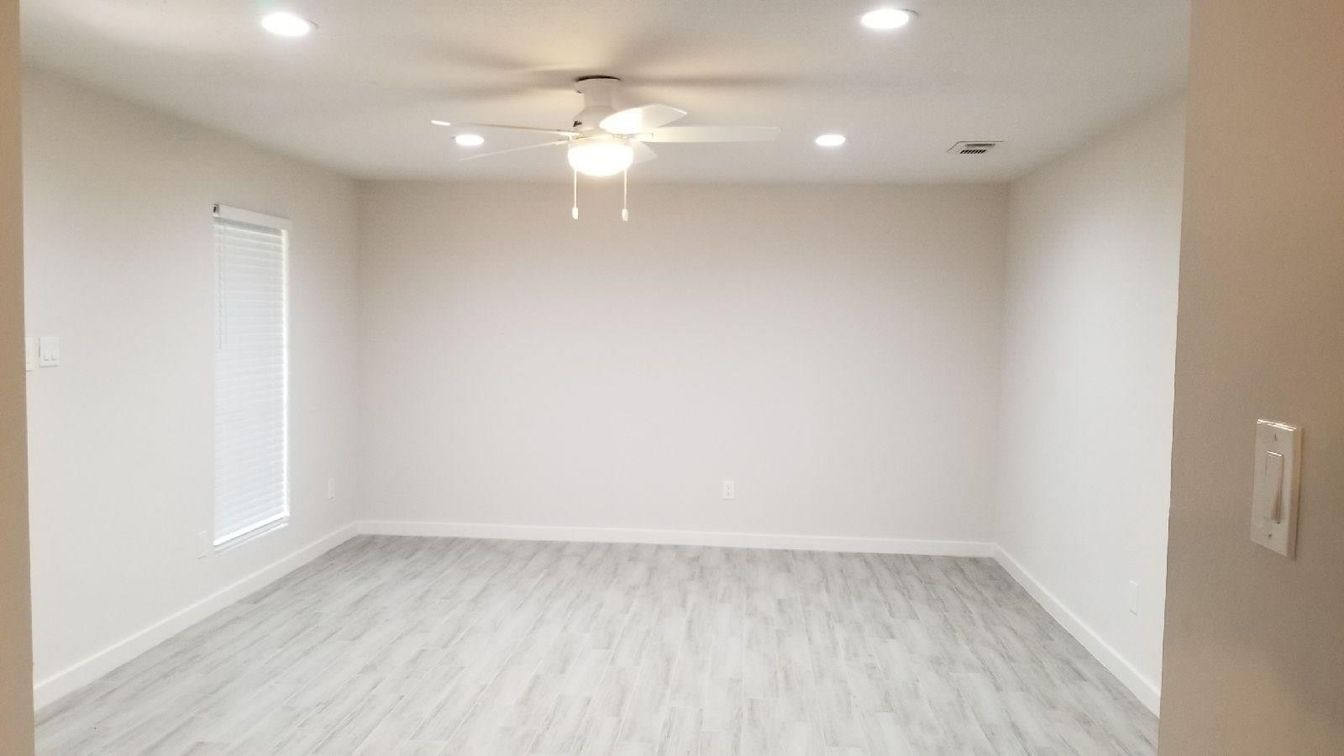 Empty room, Interior, Recessed Lighting, Wood Texture Flooring