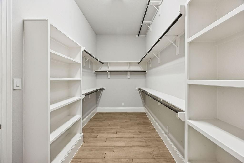 Interior, Walk-in Closets, Wood Texture Flooring