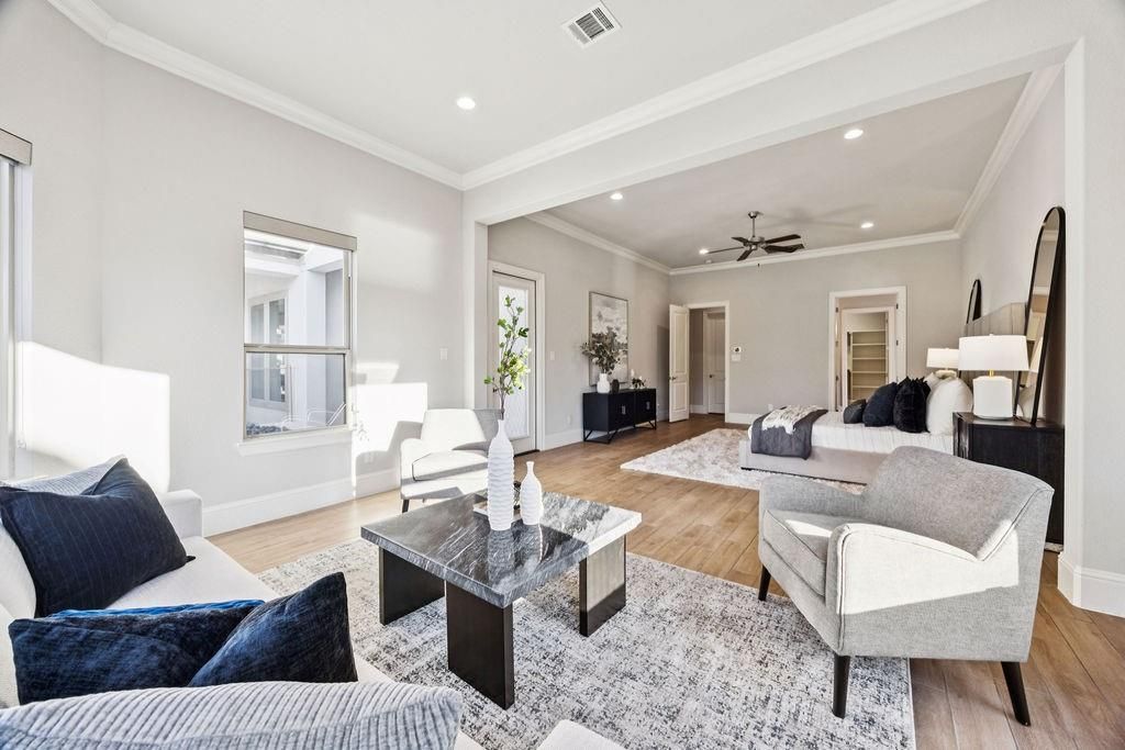 Interior, Living room, Recessed Lighting, Wood Texture Flooring