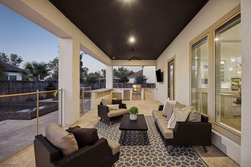 Exterior, Outdoor Kitchen