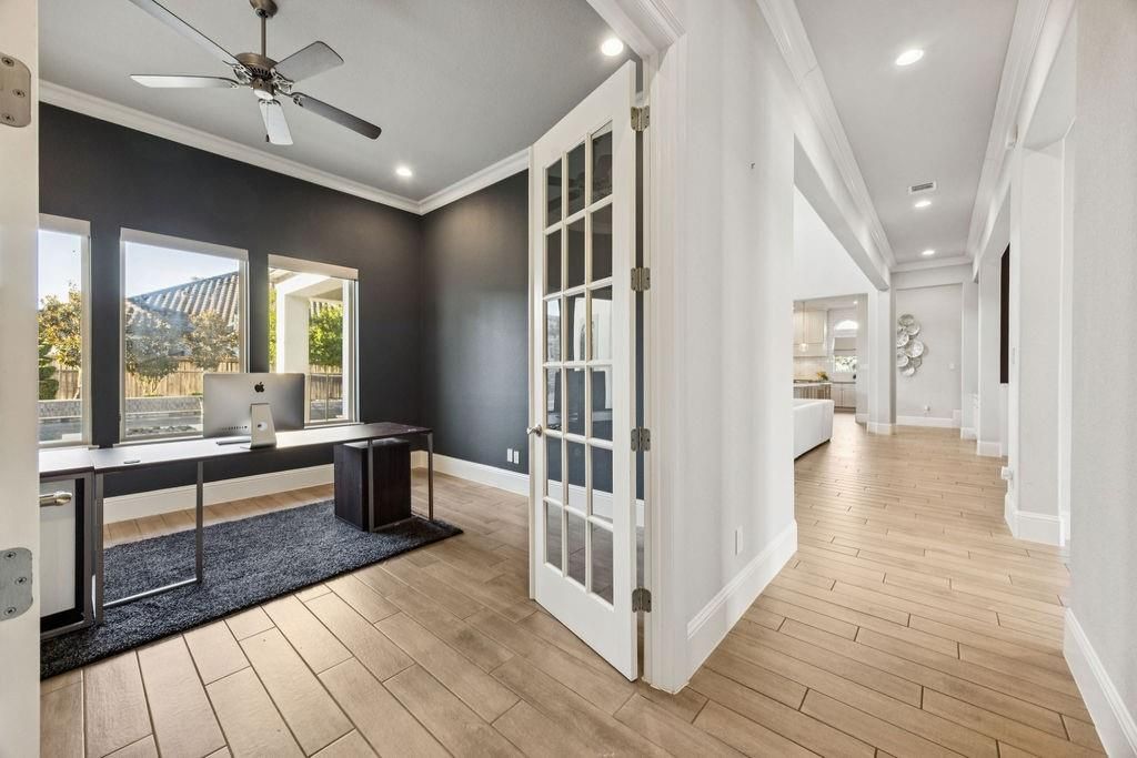 Home Office, Interior, Recessed Lighting, Wood Texture Flooring