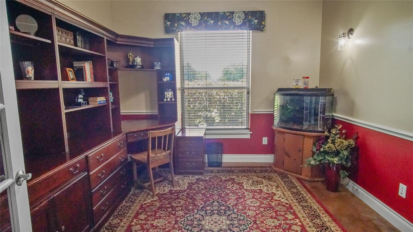 Home Office, Interior