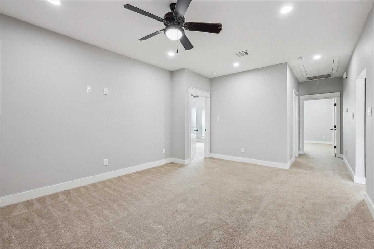 Empty room, Interior, Recessed Lighting
