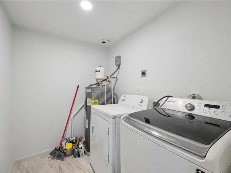 Interior, Marble, Recessed Lighting, Washer
