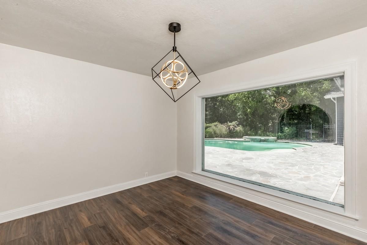 Interior, Pendant Lights, Wood Texture Flooring