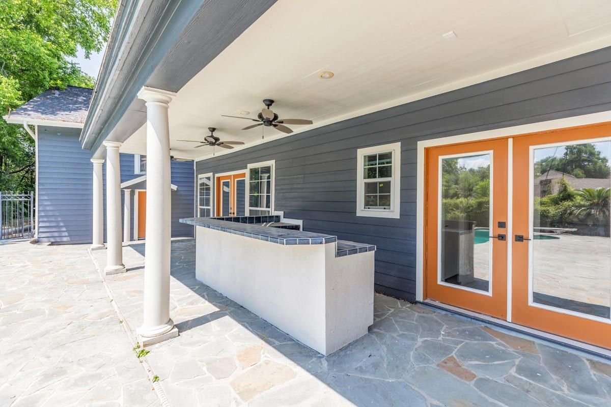 Exterior, Outdoor Kitchen