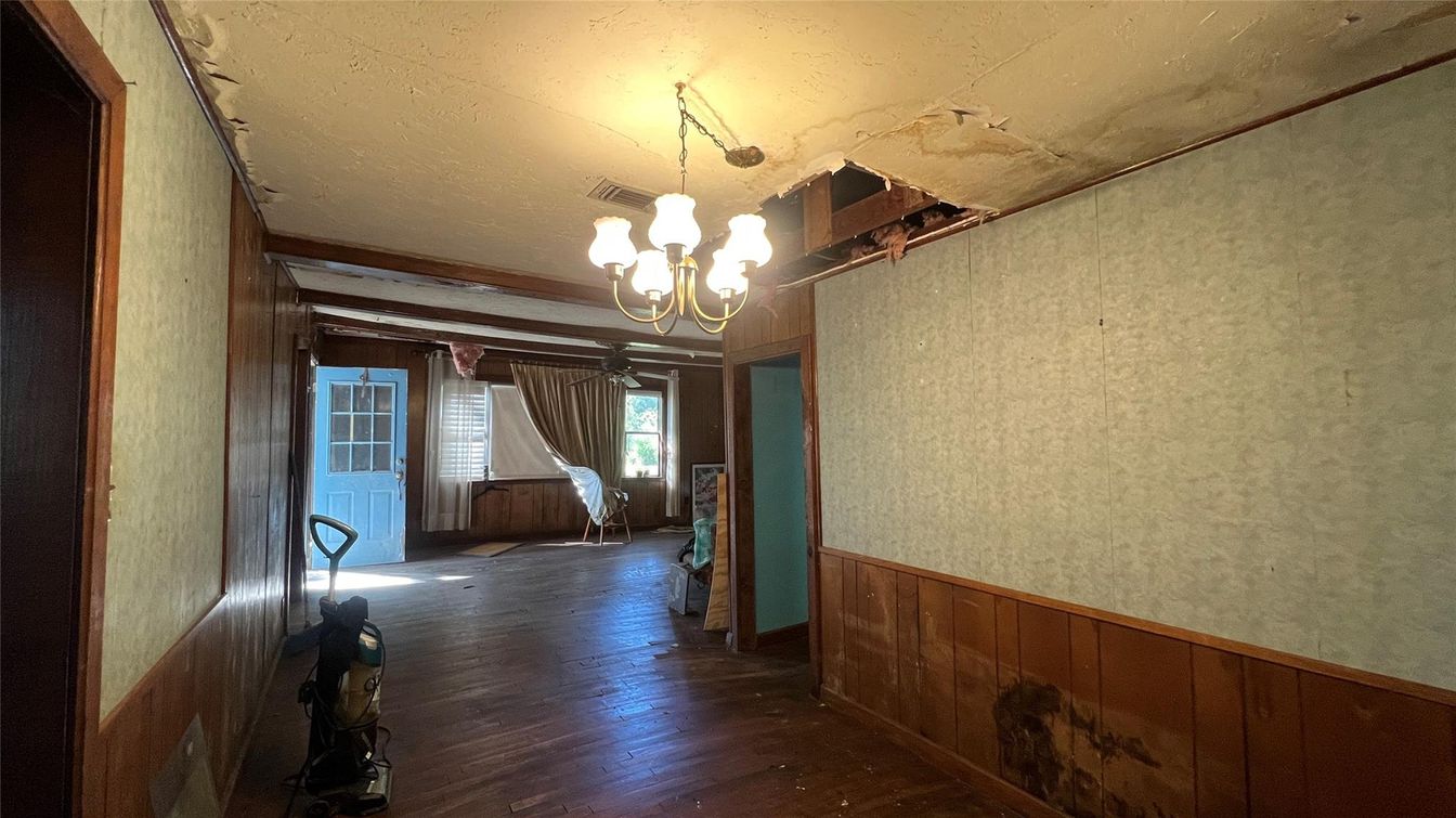Chandelier, Interior, Wood Texture Flooring