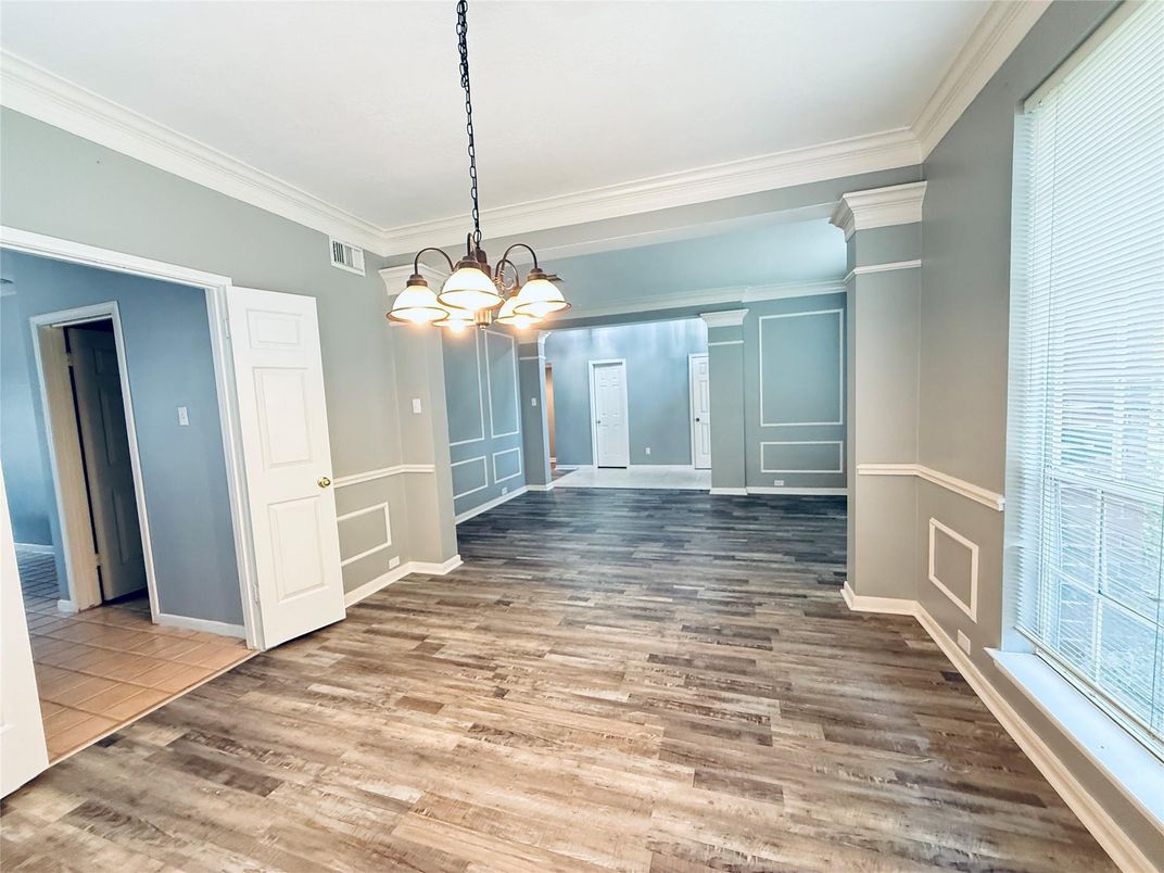 Chandelier, Empty room, Interior, Pendant Lights, Wood Texture Flooring