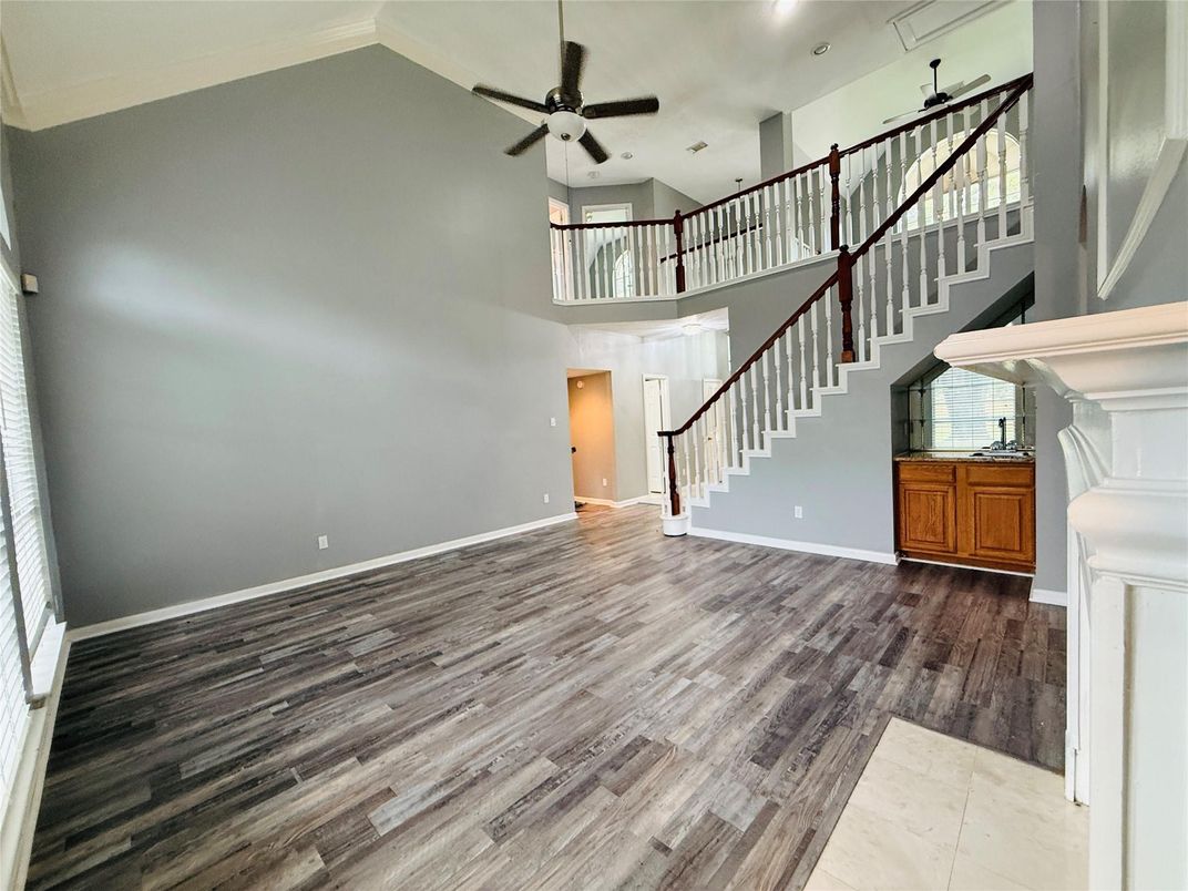 Interior, Recessed Lighting, Wood Texture Flooring