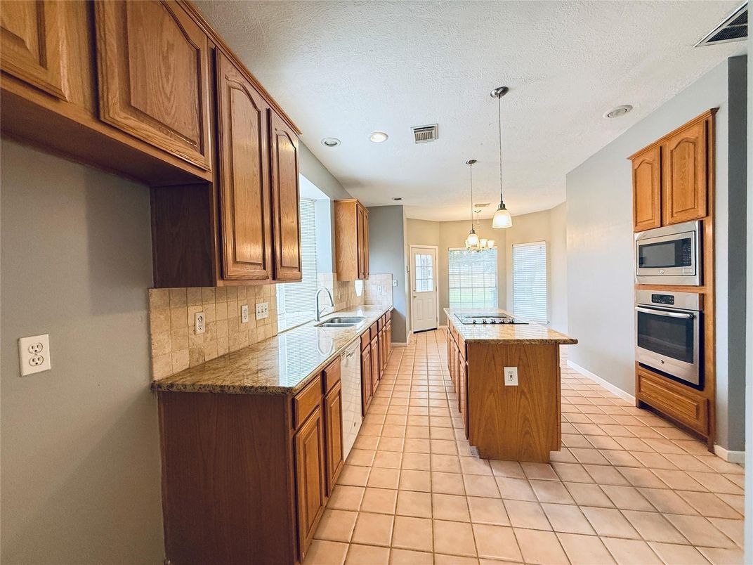Interior, Kitchen, Pendant Lights, Recessed Lighting