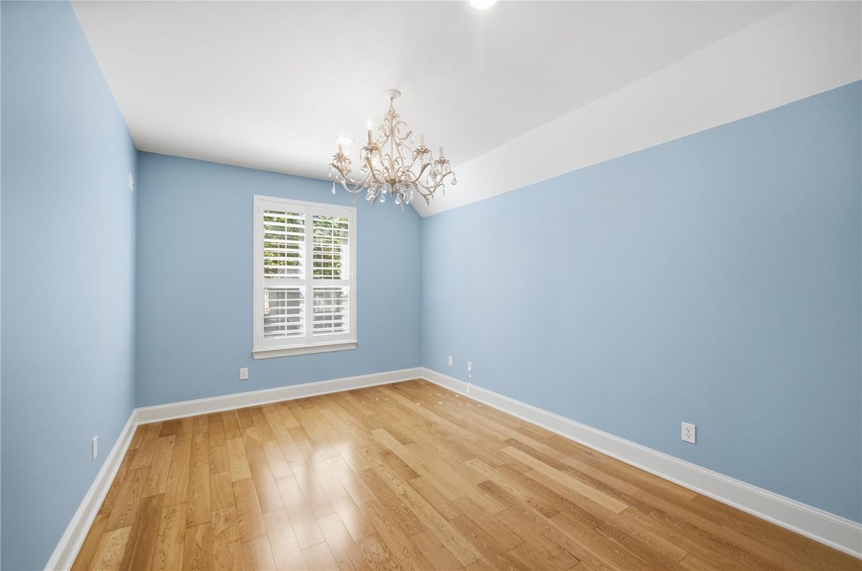 Chandelier, Empty room, Interior, Wood Texture Flooring