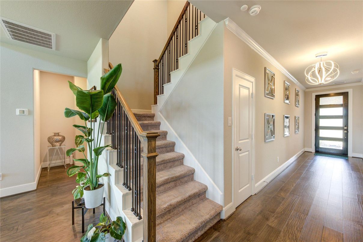 Interior, Pendant Lights, Wood Texture Flooring