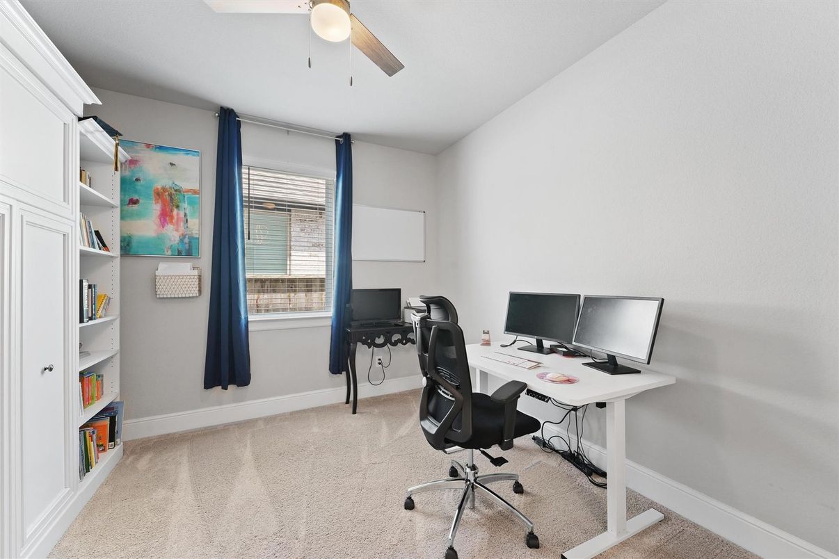 Home Office, Interior