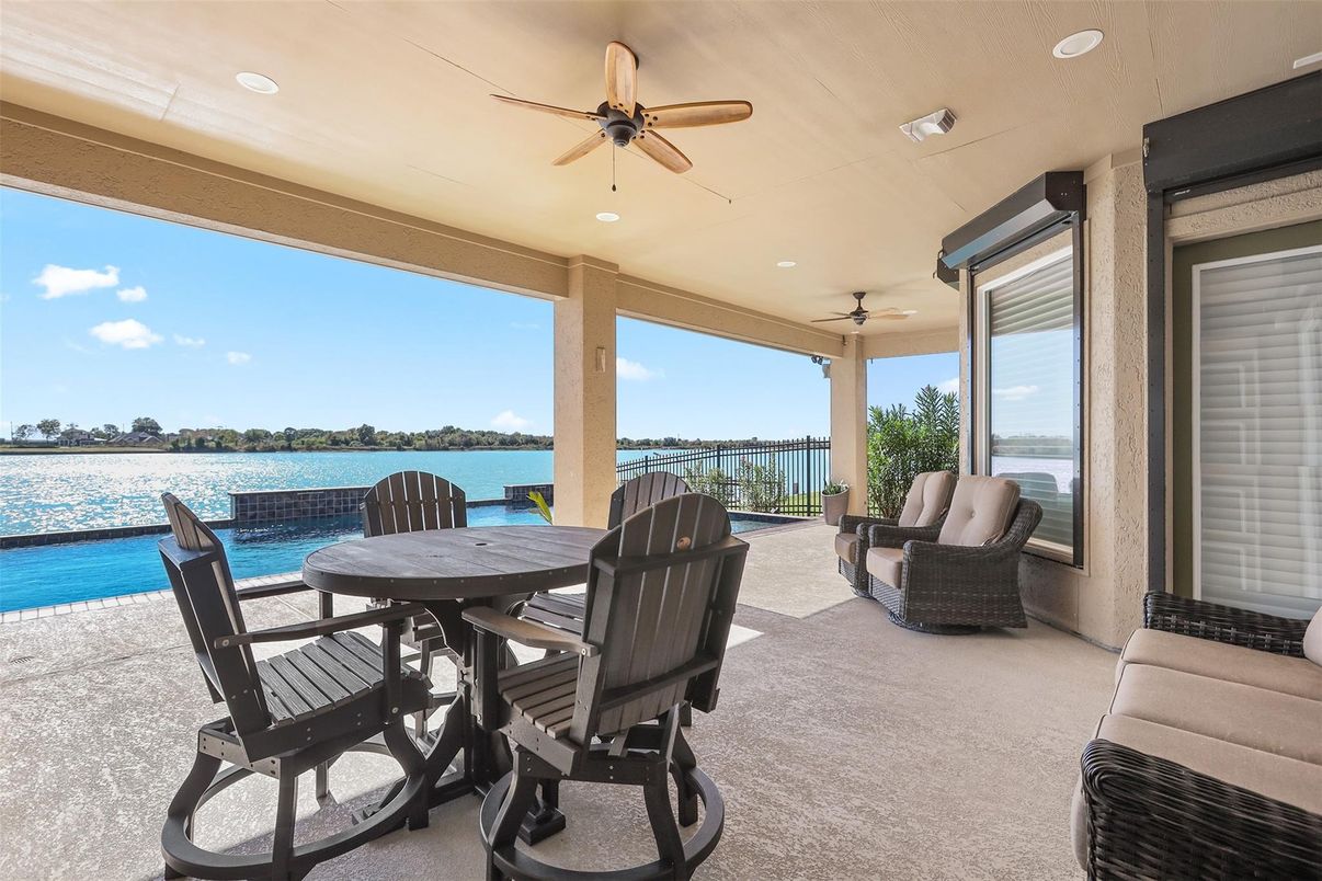 Exterior, Pool, Recessed Lighting, Water