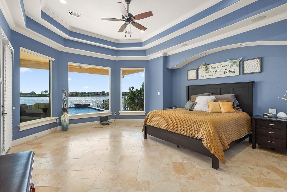 Bedroom, Interior, Recessed Lighting, Water