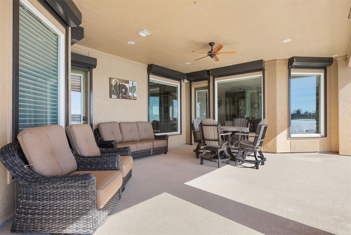 Dining room, Interior, Living room, Recessed Lighting