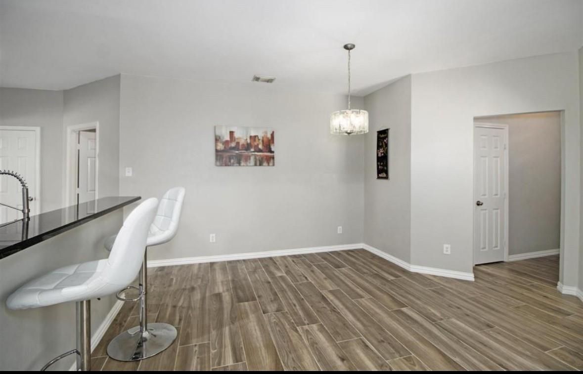 Interior, Pendant Lights, Wood Texture Flooring
