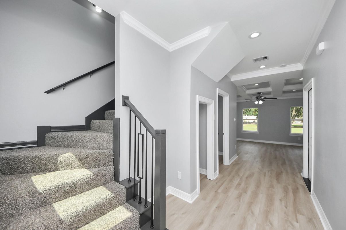 Interior, Recessed Lighting, Wood Texture Flooring