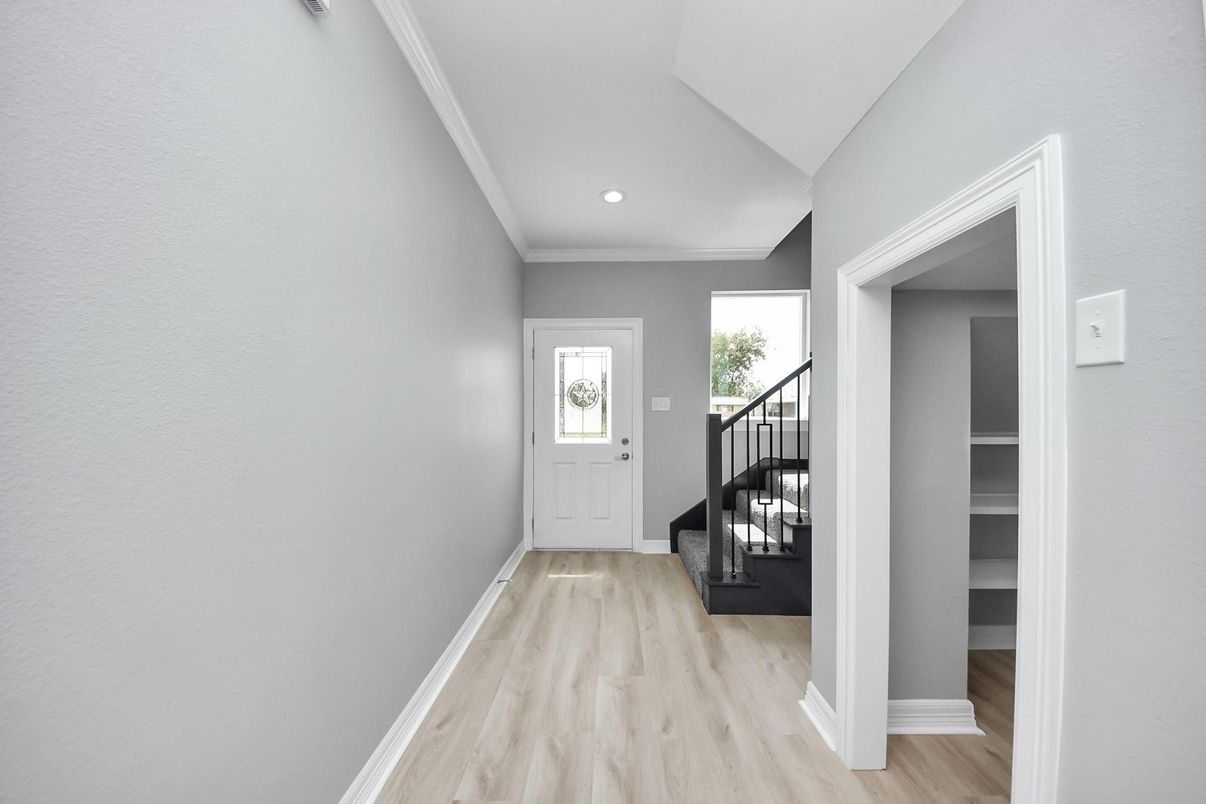 Interior, Recessed Lighting, Wood Texture Flooring
