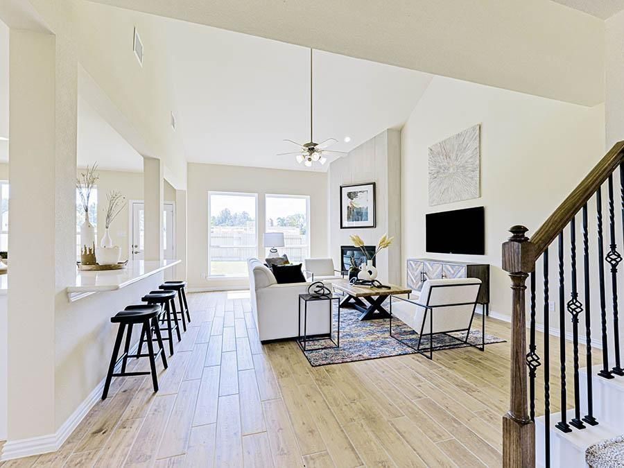 Interior, Living room, Recessed Lighting, Wood Texture Flooring