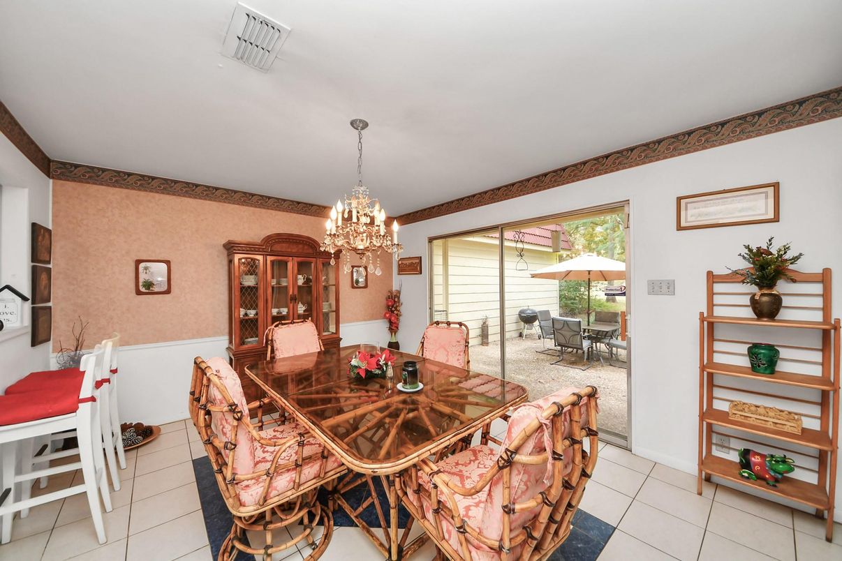 Chandelier, Dining room, Interior