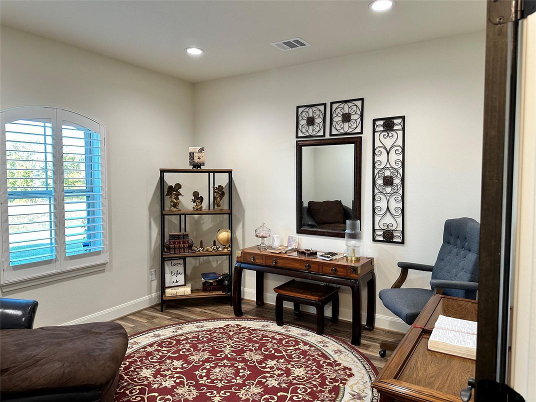 Home Office, Interior, Recessed Lighting, Wood Texture Flooring