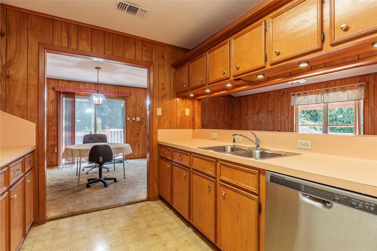 Interior, Kitchen, Pendant Lights, Wooden Walls