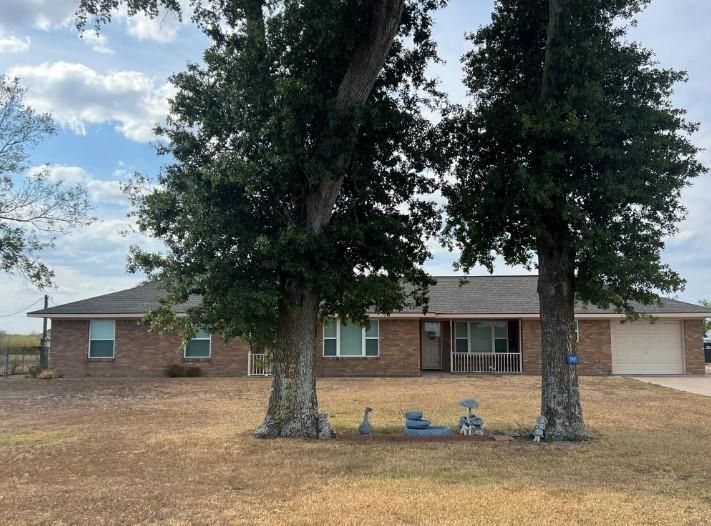 Attached, Backyard, Detached Garage, Exterior, Facade, Brick Facade, Ranch