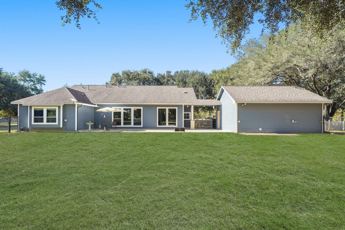 Backyard, Detached Garage, Exterior