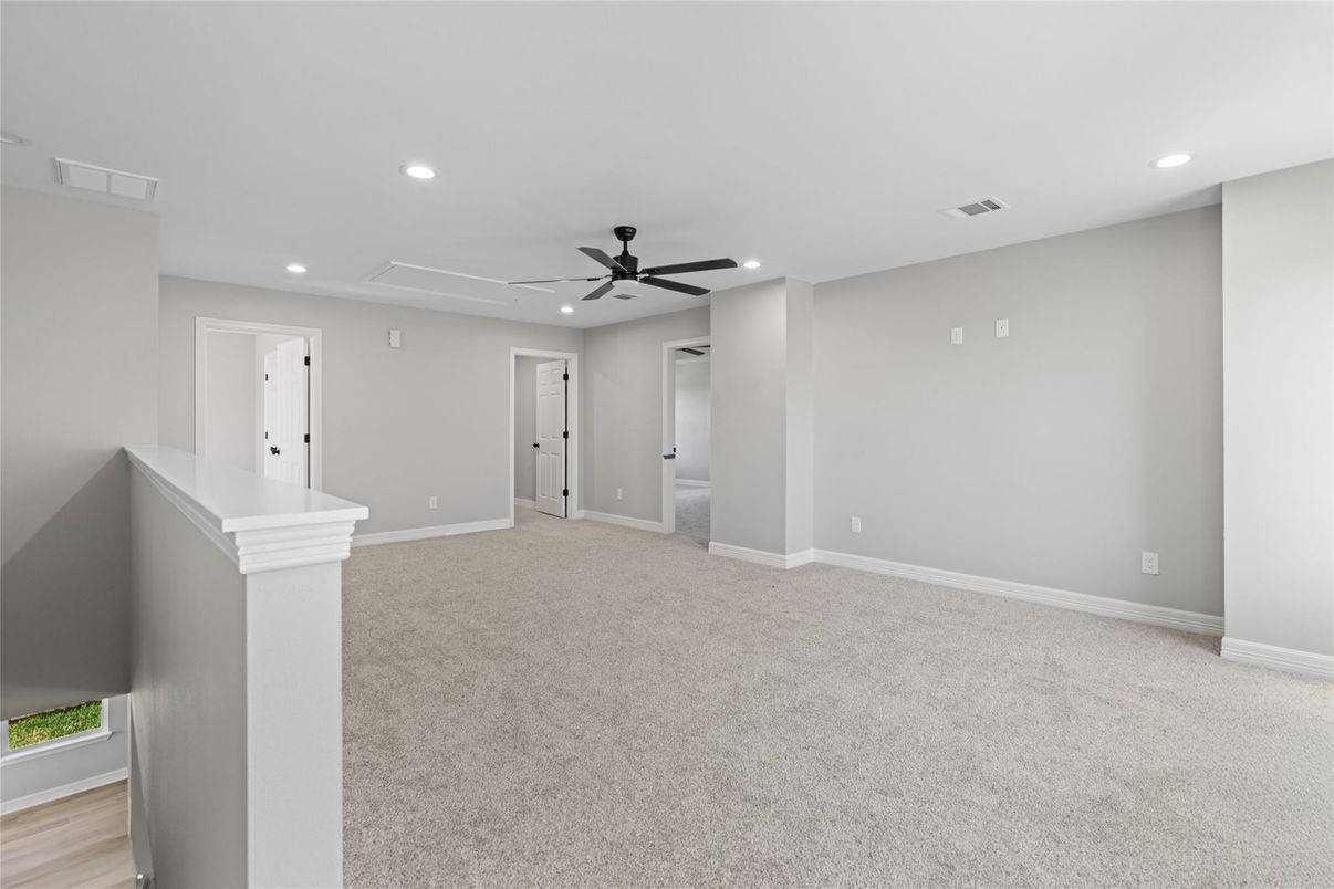 Empty room, Interior, Recessed Lighting