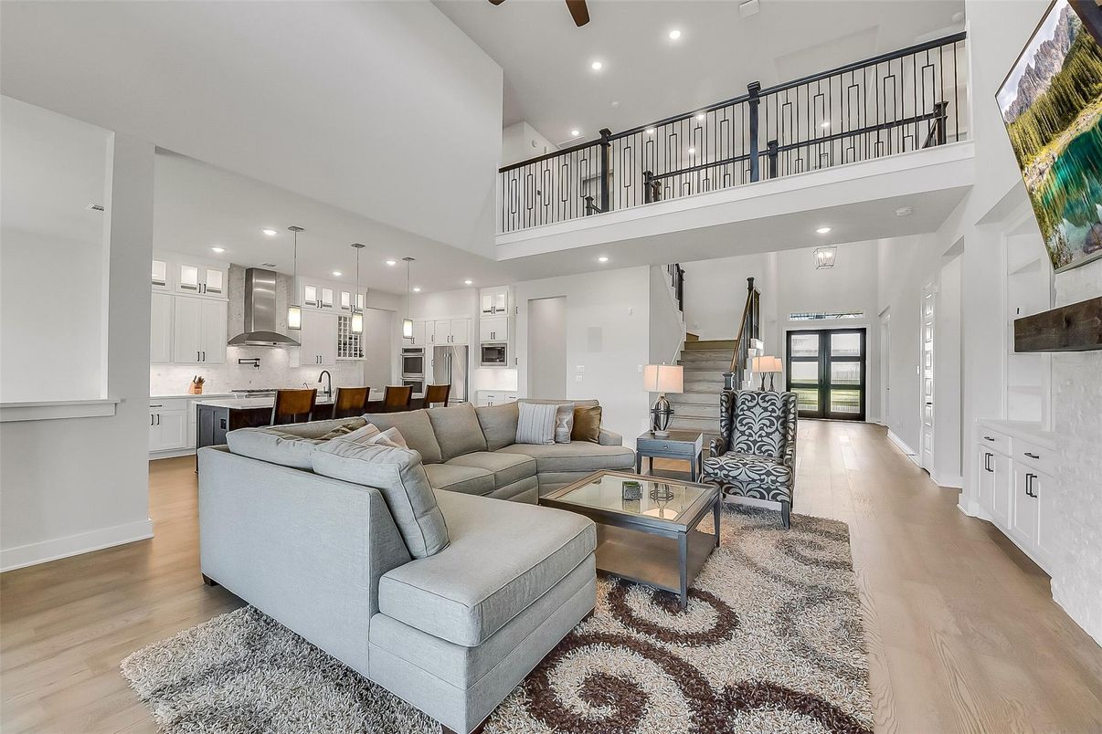 Dining room, Interior, Kitchen, Living room, Pendant Lights, Recessed Lighting, Stainless Steel Appliances, Wood Texture Flooring