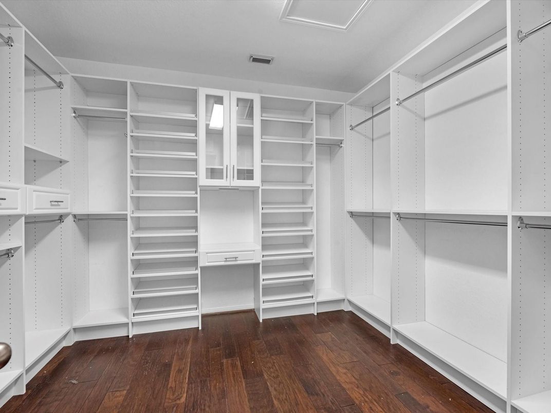 Interior, Walk-in Closets, Wood Texture Flooring