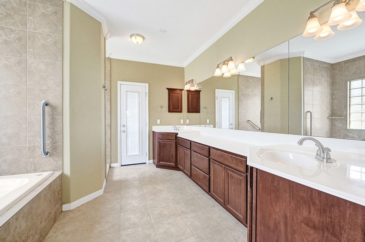 Bathroom, Dual Sink Vanities, Interior