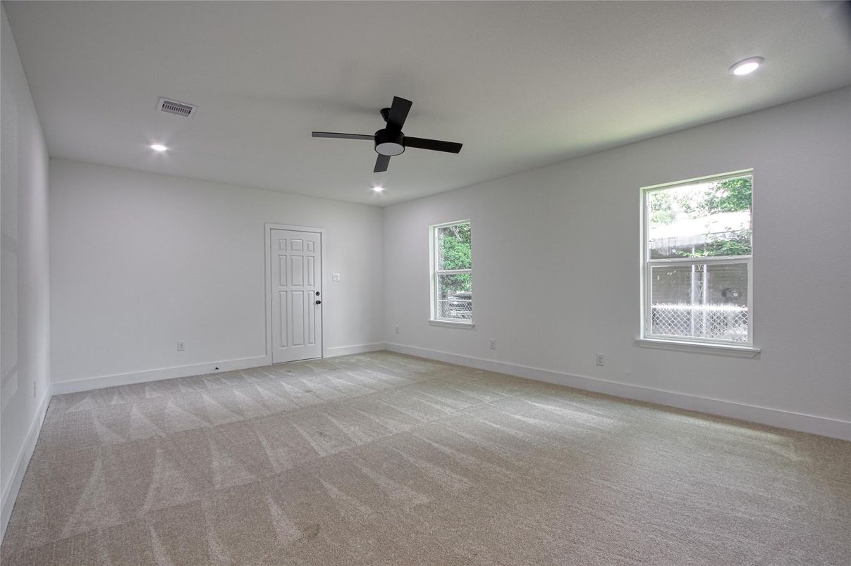 Empty room, Interior, Recessed Lighting