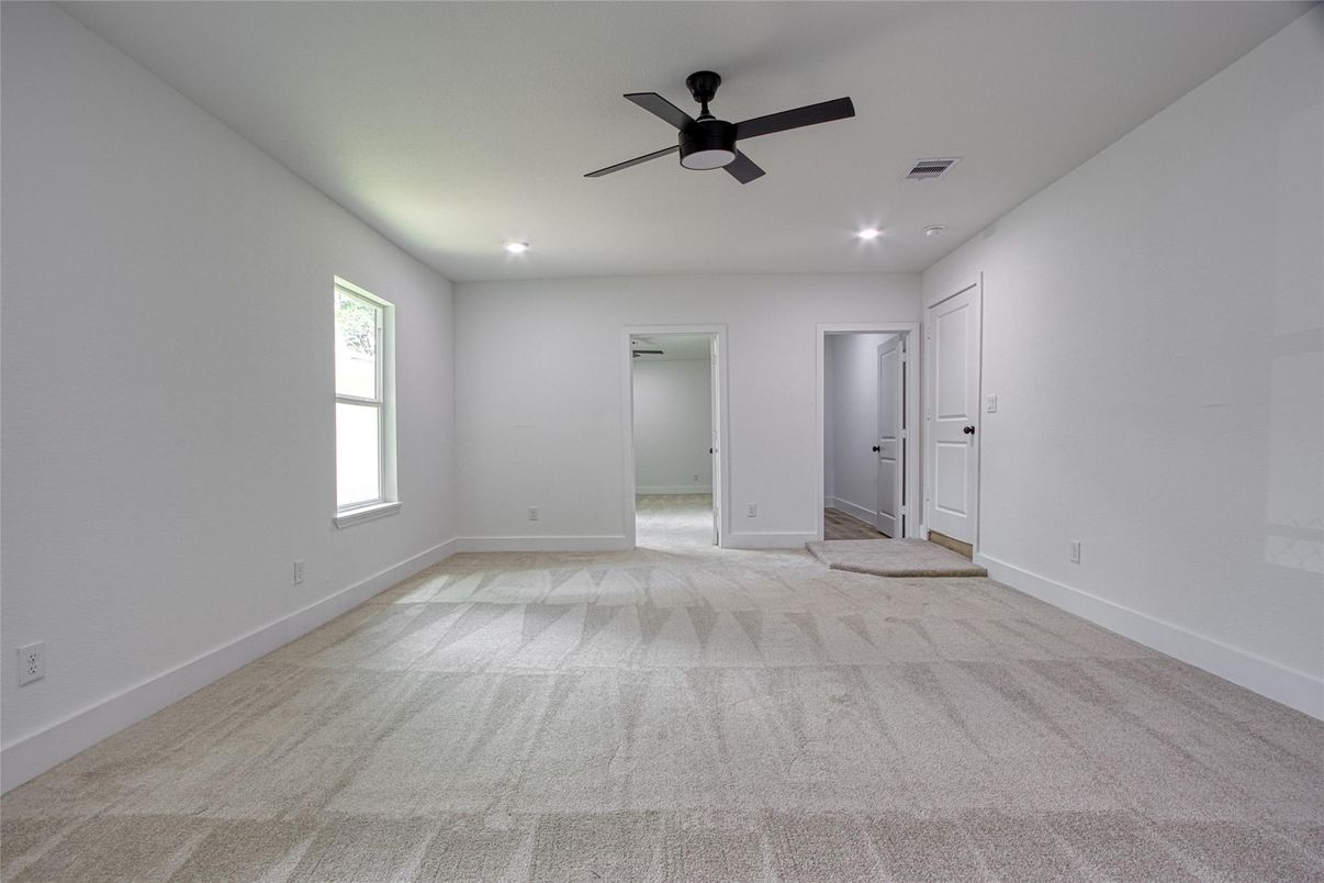 Empty room, Interior, Recessed Lighting