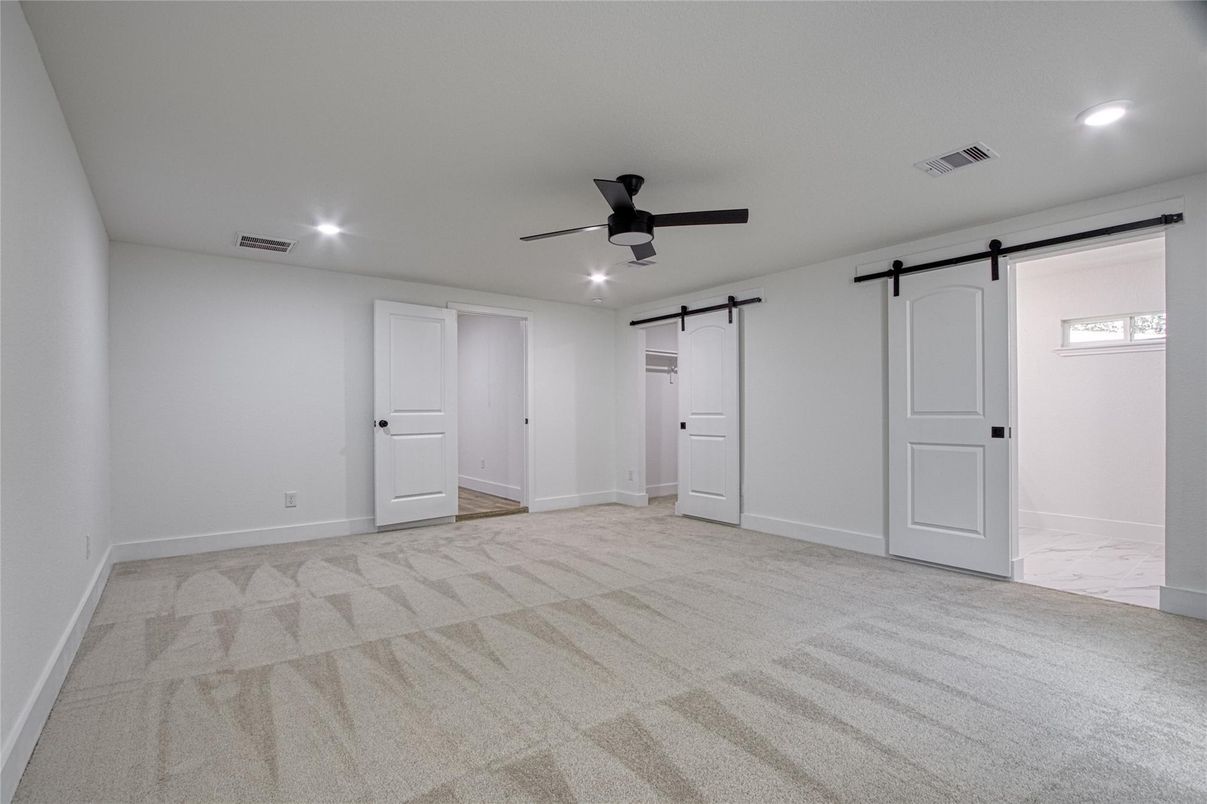 Empty room, Interior, Recessed Lighting