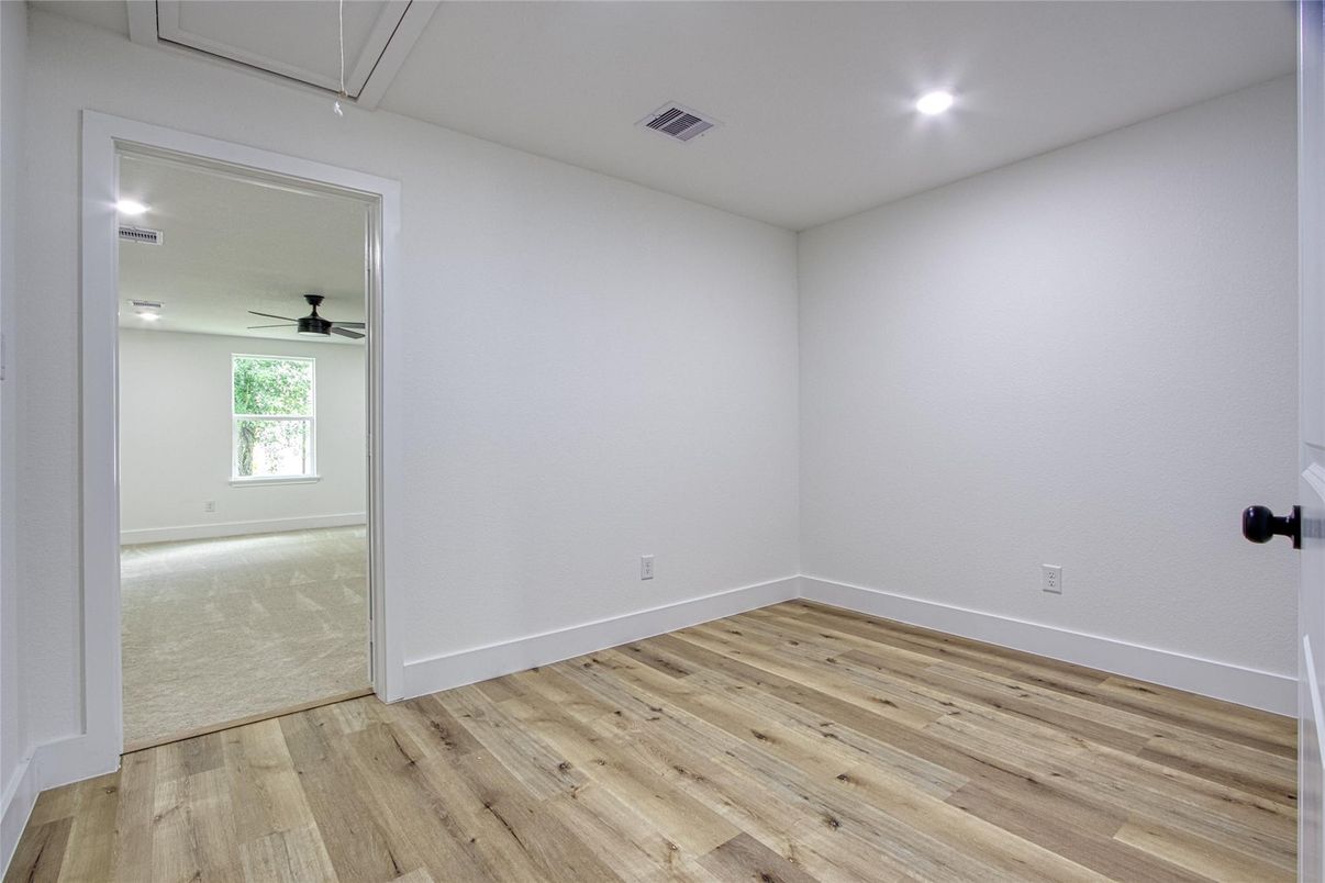 Empty room, Interior, Recessed Lighting, Wood Texture Flooring