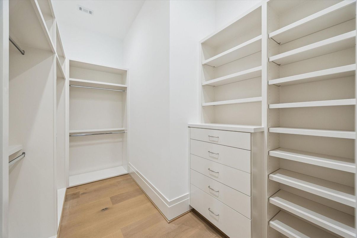 Interior, Walk-in Closets, Wood Texture Flooring