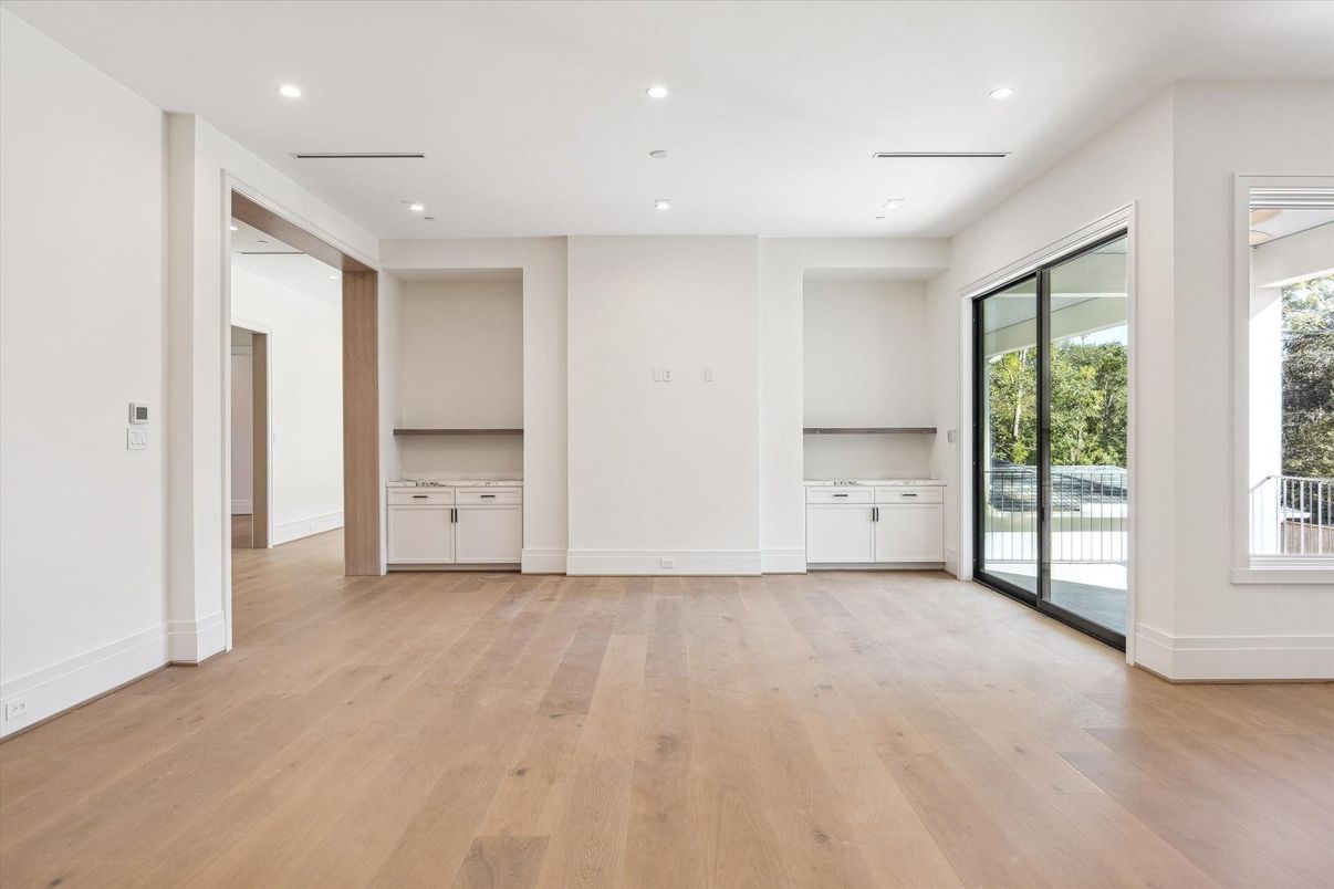 Empty room, Interior, Recessed Lighting, Wood Texture Flooring